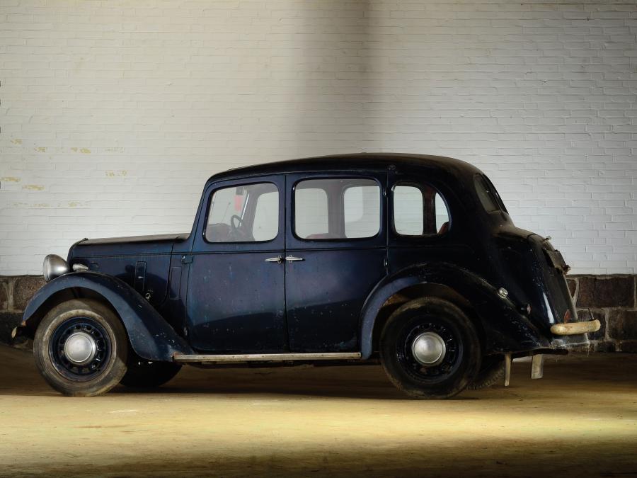  Austin Ten Cambridge Saloon 1936 года  (фото 6 из 6)